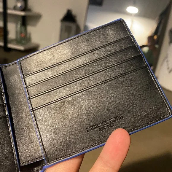 BRAND NEW: Michael Kors leather wallet/card holder set - Picture 9 of 11